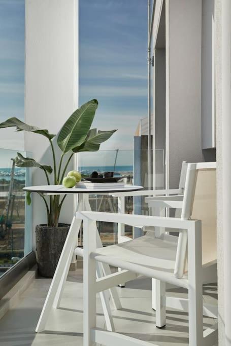Cw Riviera Athen